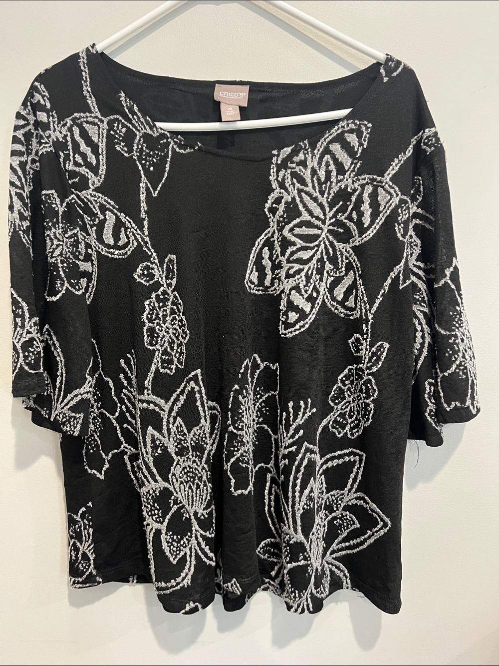 Chicos black and white lined  floral shirt womens 2x feminine dressy